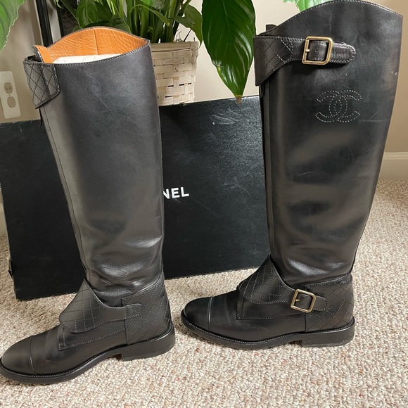 Authentic Chanel boots 37.5 excellent condition - Picture 3 of 15